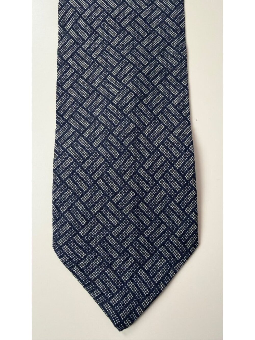 Giorgio Armani Cravatte Mens 100% Silk Tie Navy Geometric Pattern Made In Italy